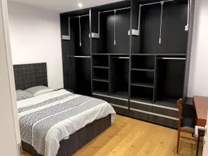 Beautiful ground floor apartment with free parking - Image 2