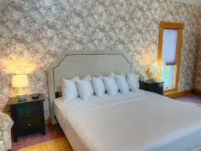 Luxury Suite on Millionaire Lane in Berlin Ohio's Amish Country - Image 5