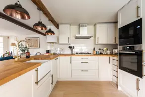 Dreamy Cotswold Hideaway in the Heart of Painswick - Image 4