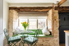 Dreamy Cotswold Hideaway in the Heart of Painswick - Image 3