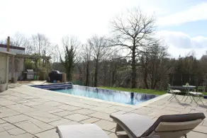 8-bedroom Georgian mansion with pool, bar, cinema - Image 2
