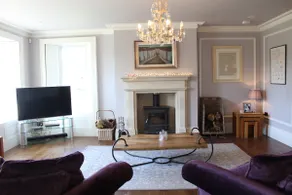 8-bedroom Georgian mansion with pool, bar, cinema - Image 3