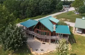 Luxury Lodge Hocking Hills w/ Hot Tub & Game Room - Image 5