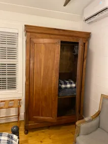 Charming & Quaint - Fully Restored Historic Cottage at Camellia Cottages - Image 5