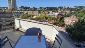 Grand studio terrasse de standing, pleine vue village et proche mer - Image 3