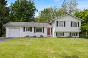 Cheerful Henrietta 4BDRM. w/Garage - Pets welcome! - Image 2