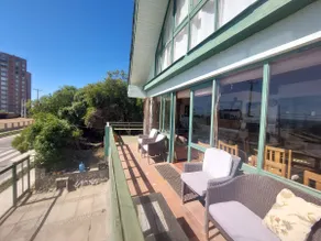 Oceanfront, bright and ready to enjoy - Image 3