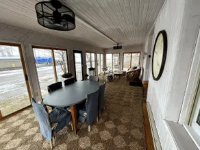 2nd story hot tub w/lake views in ideal location - Image 3