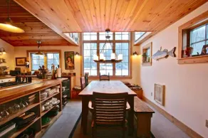 Carriage house with Chef's Kitchen, close to town - Image 3