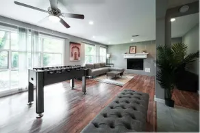 Houston’s 4 bdrs,7 beds,2.5 bath - Image 3