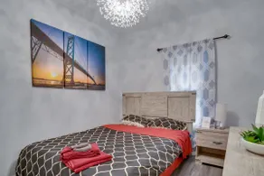 Modern & Private 1-Bedroom Apartment - Image 2