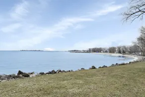 Entire Home on Lake Erie's Marblehead shores! - Image 4