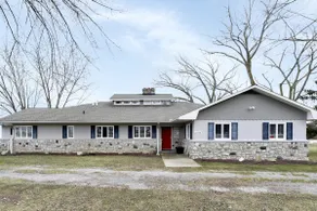 Entire Home on Lake Erie's Marblehead shores! - Image 2