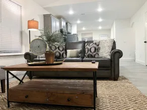 Luxe Joplin House: Modern, Sleek, Sleep-Ready! - Image 5