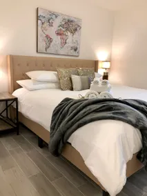 Luxe Joplin House: Modern, Sleek, Sleep-Ready! - Image 4