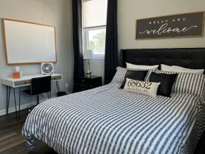 Historic Downtown Apartment - Image 3