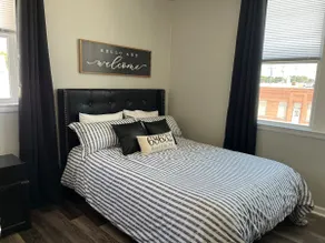 Historic Downtown Apartment - Image 4
