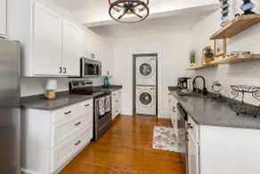 Screened Porch-One block to beach-Walk to village! - Image 3