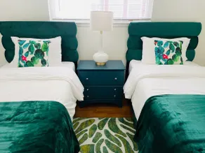 Cheerful & Fun Family Friendly 4BR in St. Louis - Image 5