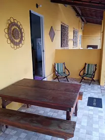 Beach House with 1 Bedroom and Parking - Image 5