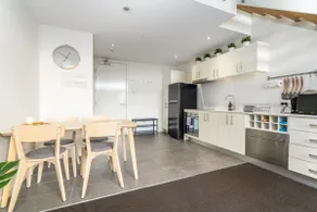 Bright Loft-Style Apt with Gorgeous View - Image 5