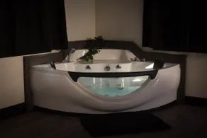 Lovely bachelor rental - Image 4