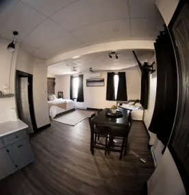 Lovely bachelor rental - Image 2