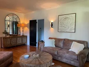 ”The Holiday House” Charming 3 bed 2 bath w/Pool - Image 5
