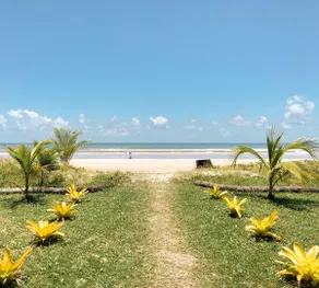 3-Bedroom House with Air Conditioning | Waterfront Condo on Pé de Serra Beach - Image 5
