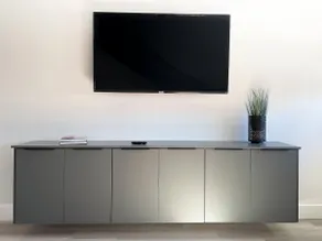 Immaculate Modern Downtown Home - Image 4