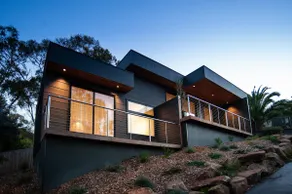 ”The Nest” - luxury guest house with pool access - Image 3