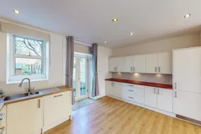 Charming 3 storey end terraced Victorian townhouse - Image 4
