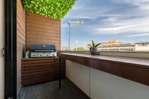 Collingwood Charm - Centrally Located with Balcony - Image 3