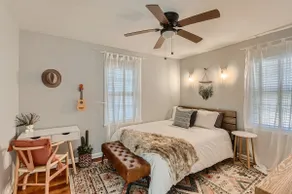 Delmar · The Quaint and Cozy Boho - Central the Sites! - Image 3