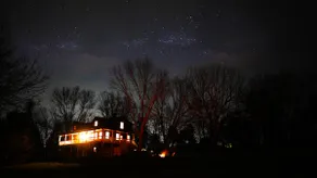 Designer Cabin with Star Gazing Bell Tent - Image 5