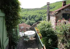 70 m² accommodation with every comfort and terrace in a stone house - Image 2