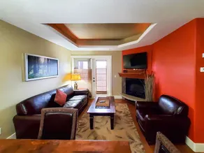 Luxury King Suite- Mountain Views/ 2 Balconies/Pool/Hot tub - Image 4