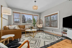 2 Min to Downtown Appleton! 4BD/2BA - Image 2