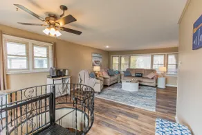 Lake Views & Access + Pool, Indoor/Outdoor Living, Family &  Pet Friendly - Image 4