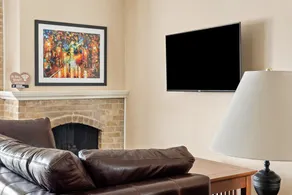 Cozy 3-bdrm Dog Friendly Home n Quiet Neighborhood - Image 5