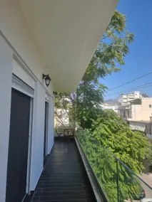 Fully Renovated Apartment - Image 5