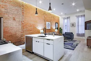Vibrant 2-BR Luxe Flat Adjacent Eastern Market Wal - Image 2