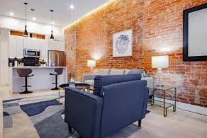 Vibrant 2-BR Luxe Flat Adjacent Eastern Market Wal - Image 5