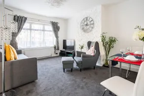 MOYDOM Cosy Apt sleeps 4 with self breakfast & carpark - Image 5