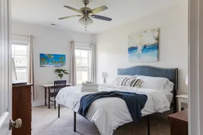 Cozy Coastal Cottage - 3 BR/Fenced in Back Yard - Image 3