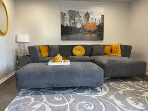 Nice 3 Level Midtown Condo w/Game Room Loft - Image 2