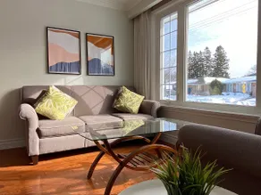 Cozy 3BR - Downtown in 30 mins, Near GO train - Image 5