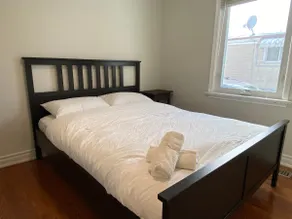 Cozy 3BR - Downtown in 30 mins, Near GO train - Image 3