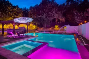 Gated Luxurious Modern Hills Oasis Estate POOL/SPA - Image 2