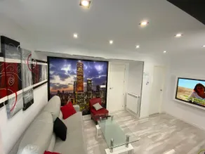 Beautiful Picasso Park Apartment !!! - Image 2